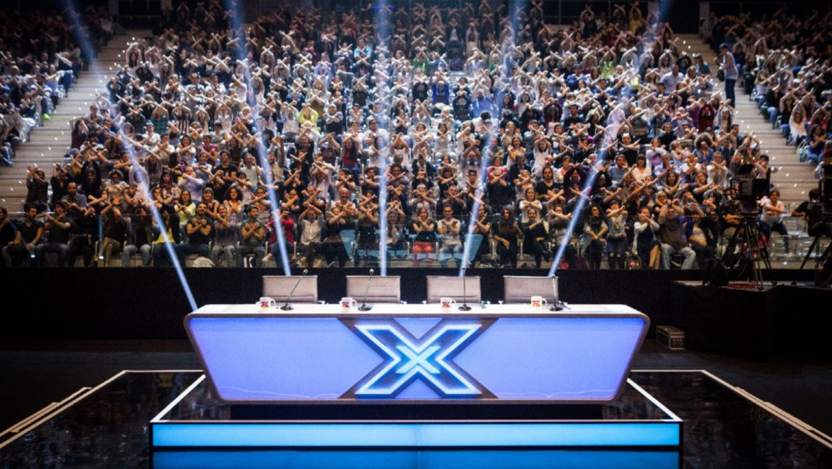 Giuria X Factor 2022 al completo? Spunta il quarto nome: ex vincitrice potrebbe condurre